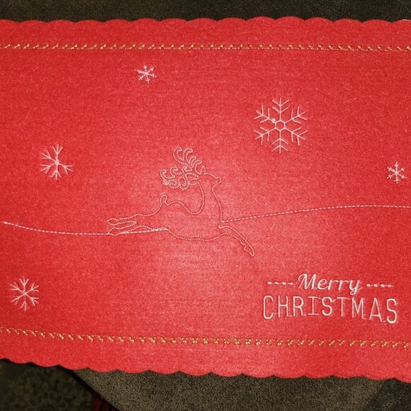 Christmas Felt Embroidered Table Linens NWT - Picture 2 of 10